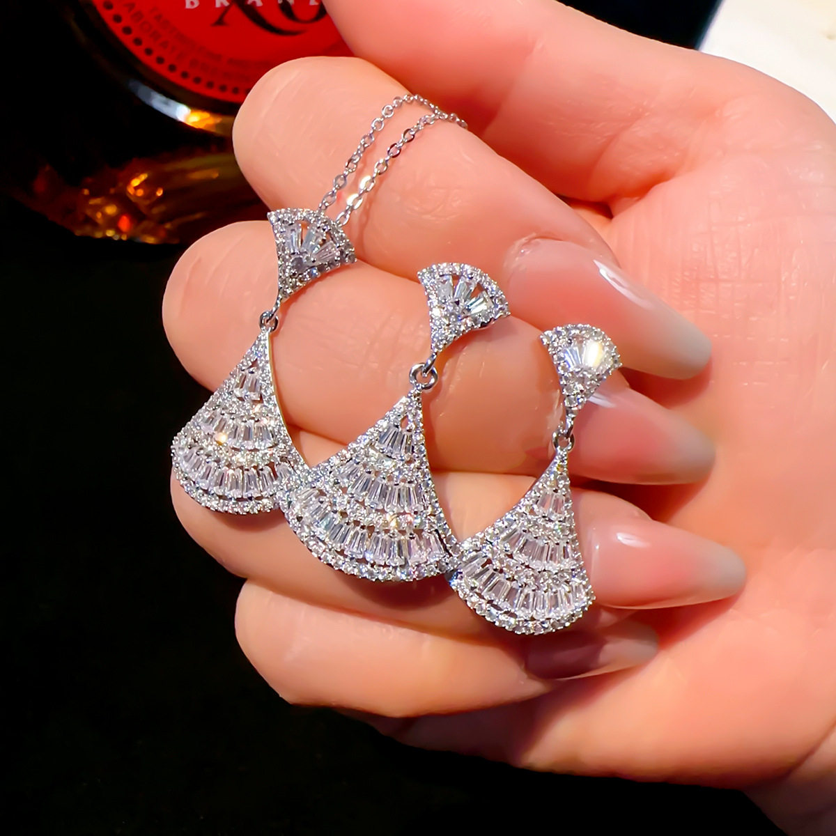 新品S925银针扇形裙子耳环时尚百搭项链奢侈明星同款耳钉锁骨