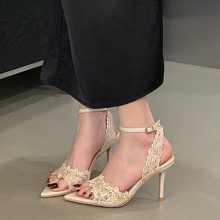 绝美性感蕾丝花边鱼口凉鞋女2026新一字扣带气质通勤细高跟凉鞋子
