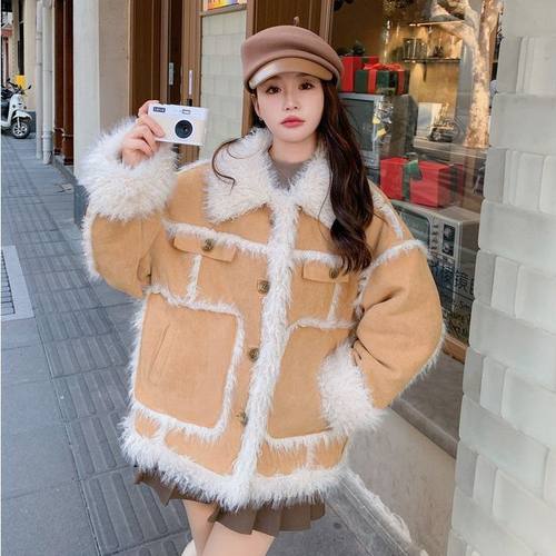 卡其色皮毛一体羊羔毛外套女2024冬新款设计感宽松加厚麂皮绒棉服