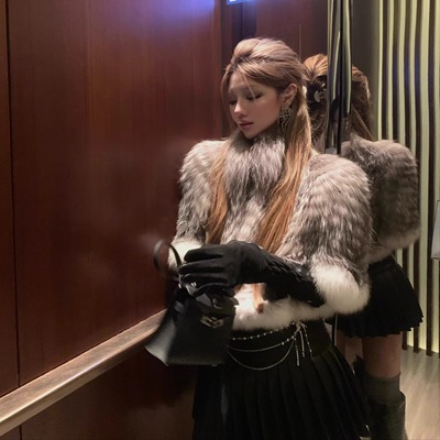 Jinelle 秋冬新品 伦敦的冬 黑标进口saga银狐狐狸毛皮草斗篷
