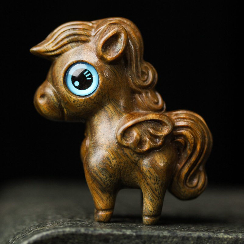 金匠大作雕飞马宝莉手把玩件生肖蓝眼睛小木马办公桌面摆件装饰品,家居饰品,根雕,淘宝优惠券,粉丝福利购,淘宝优惠卷