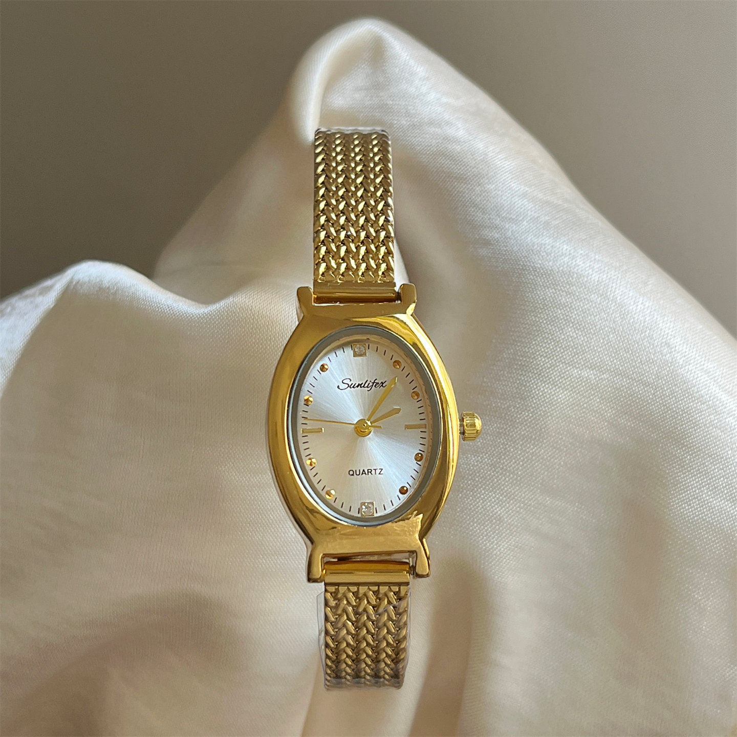 SUNLIFEX港风怀旧精致点钻石英表