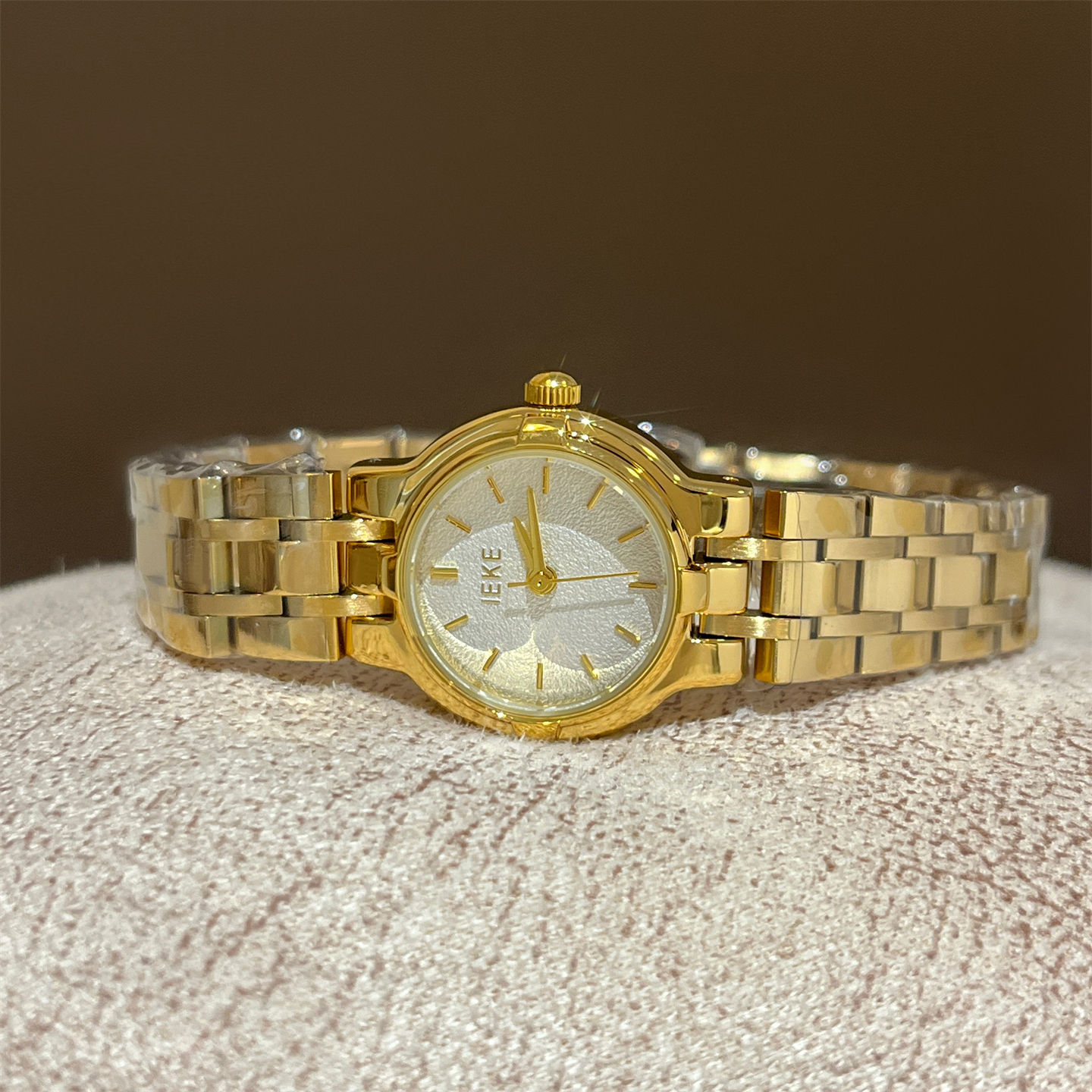 IEKE简约圆形ins小众女款石英表