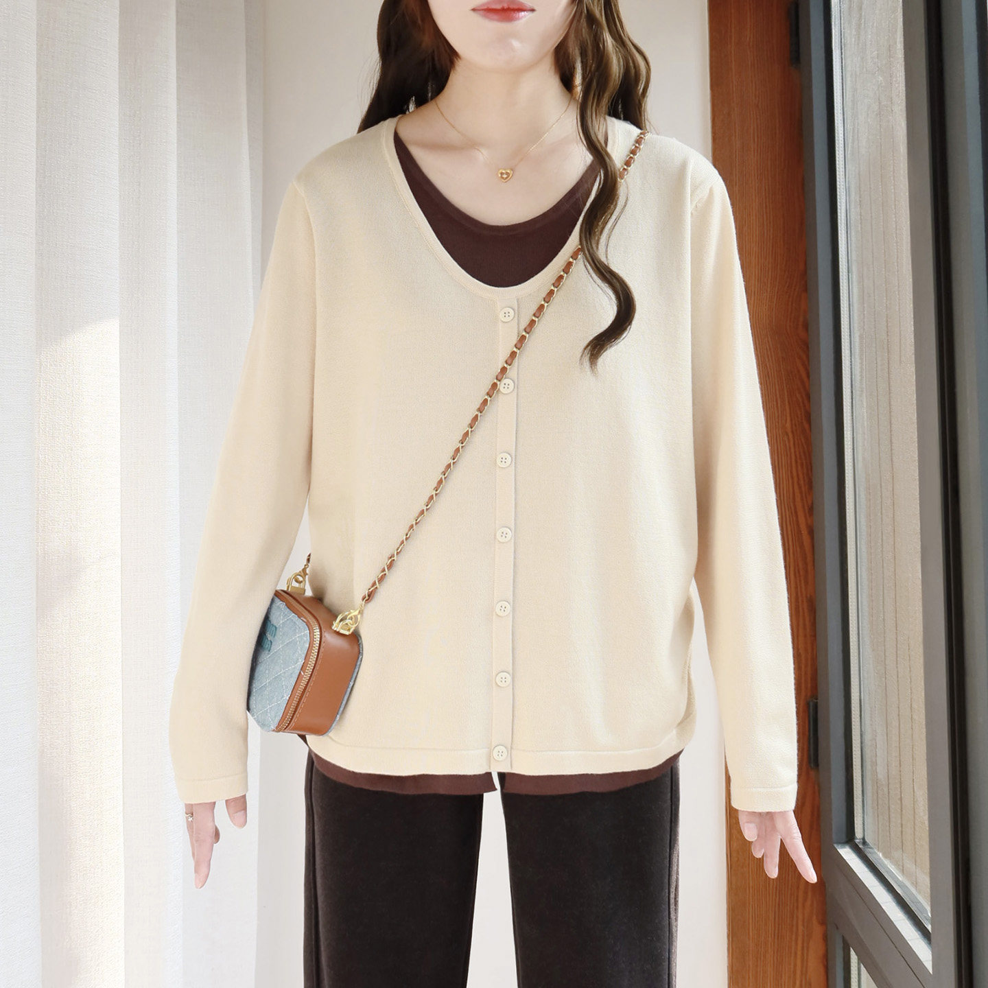 大码假两件针织衫微胖女装胖mm春秋2026新款收腰褶皱圆领宽松上衣