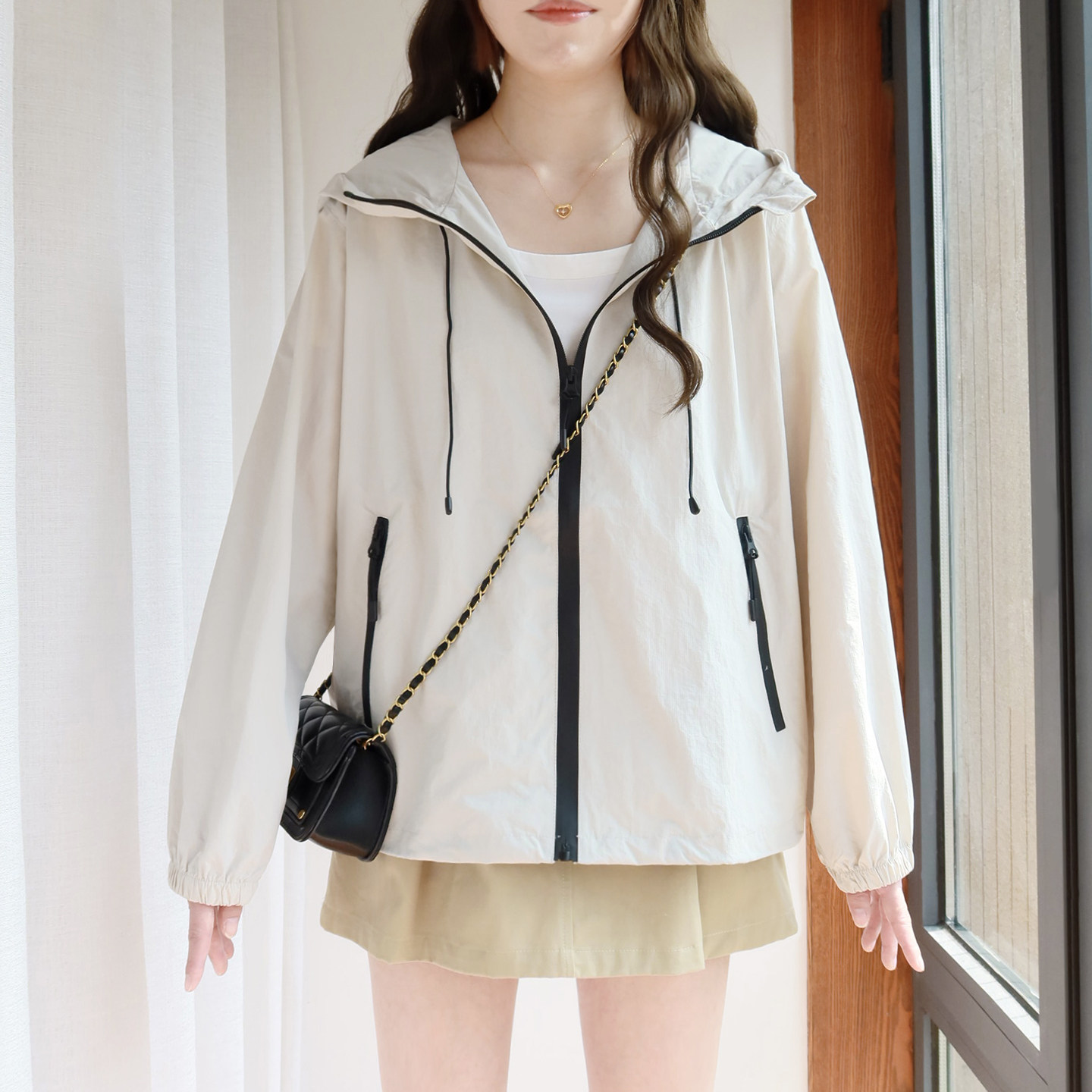 大码薄款连帽外套女200斤春夏2026新款宽松撞色户外运动防晒帽衫