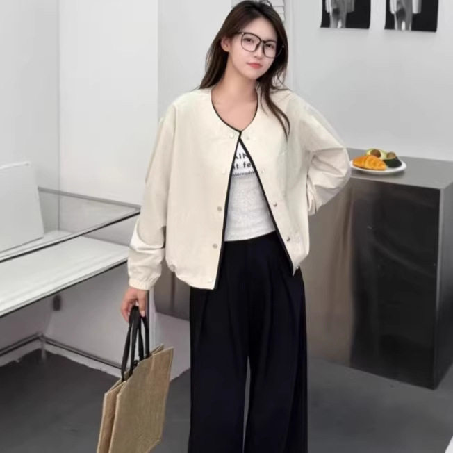 韩版时尚休闲百搭圆领撞色减龄短款外套女2026春季新款小个子上衣