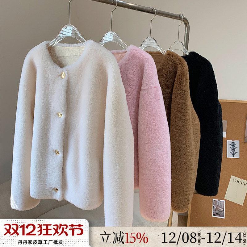 CHAO软萌好穿金扣羊羔毛圆领羊剪绒皮毛一体短款皮草女冬毛毛外套