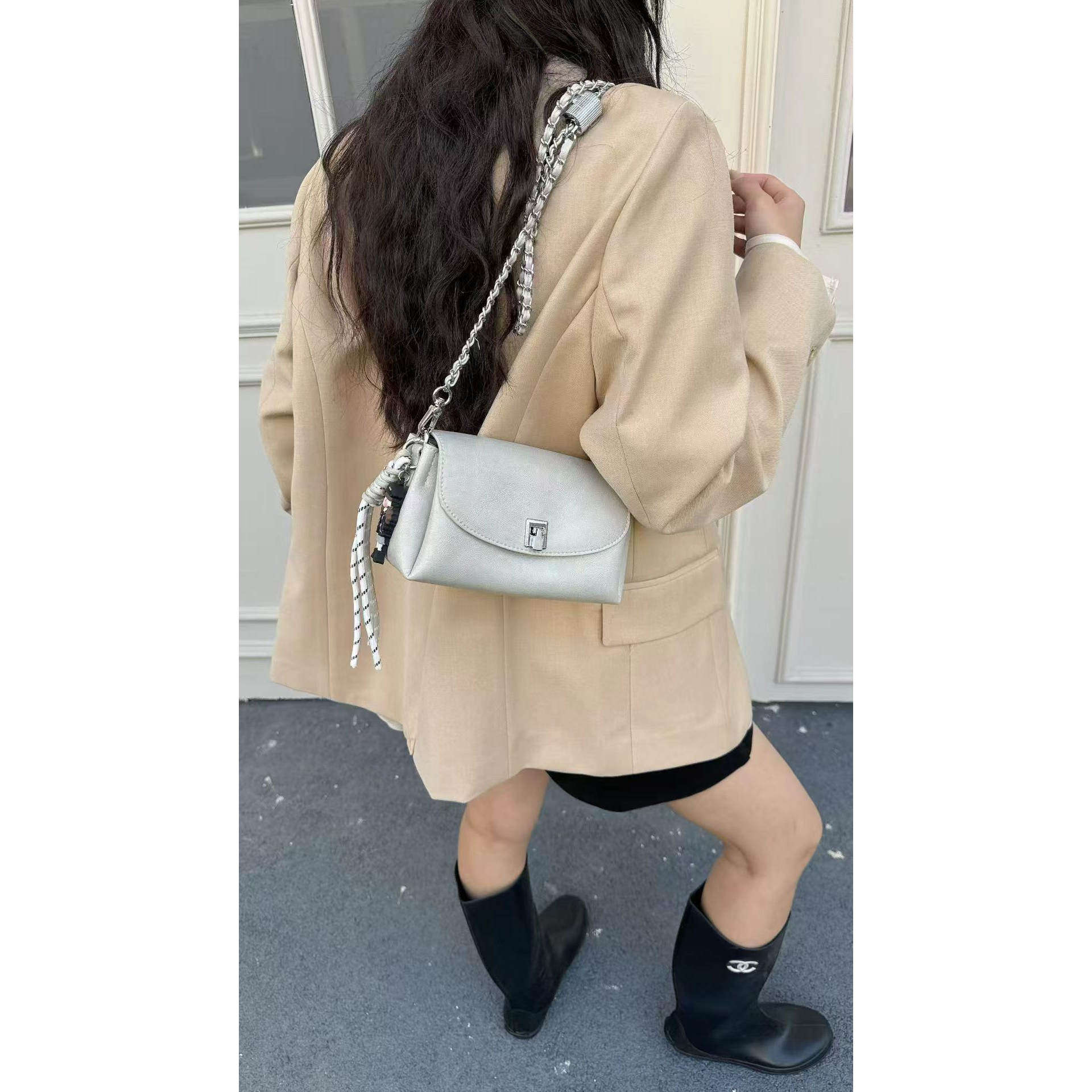 2026春季新款复古油皮迷你链条手拿单肩斜挎包多隔层小方包潮