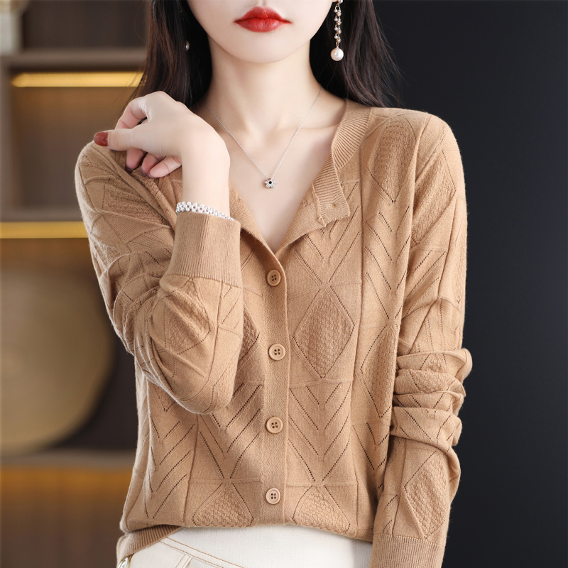 撤标撤柜(A)镂空针织开衫女春秋外搭上衣妈妈大码早春毛衣短外套