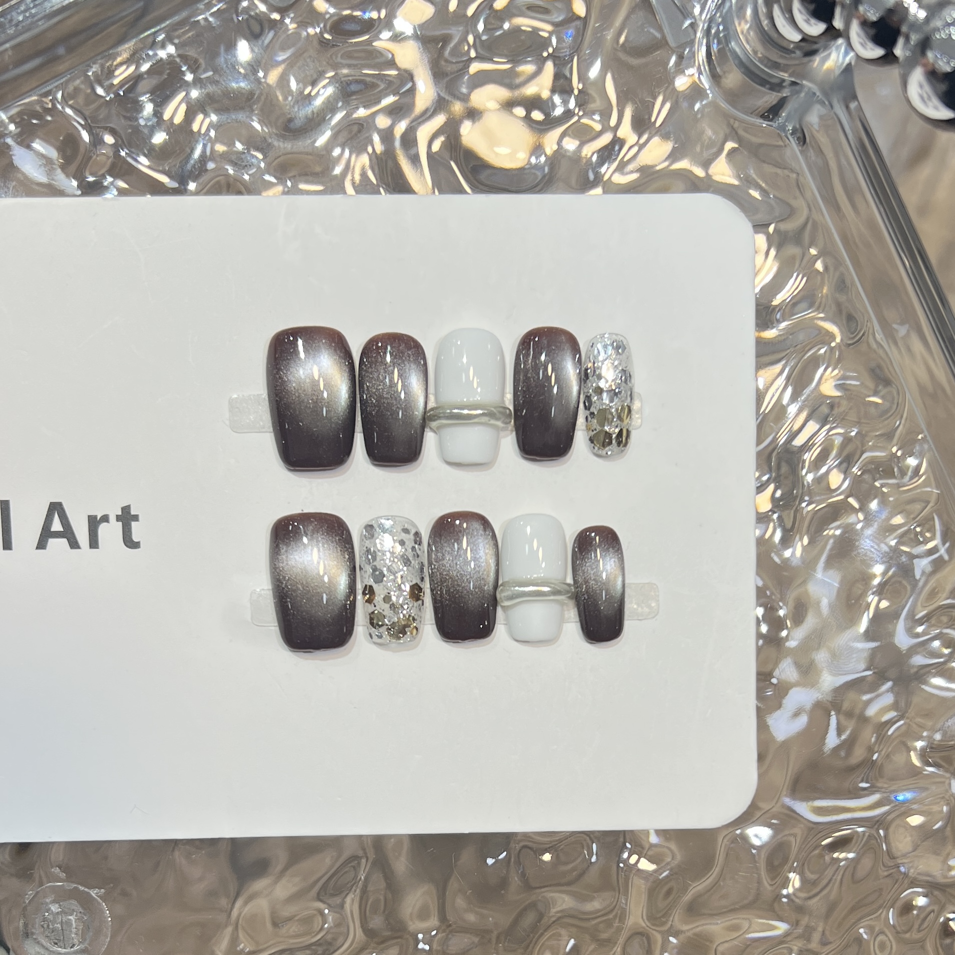 咖啡色渐变闪钻穿戴甲高级质感