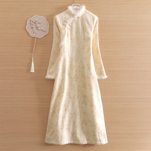 美伦羊毛国风旗袍秋冬2025重工刺绣毛边珍珠扣轻奢宴会日常连衣裙