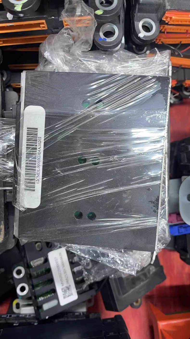 五菱ev50力神电池管理系统BMS，采集从板，需要联系，询价在拍