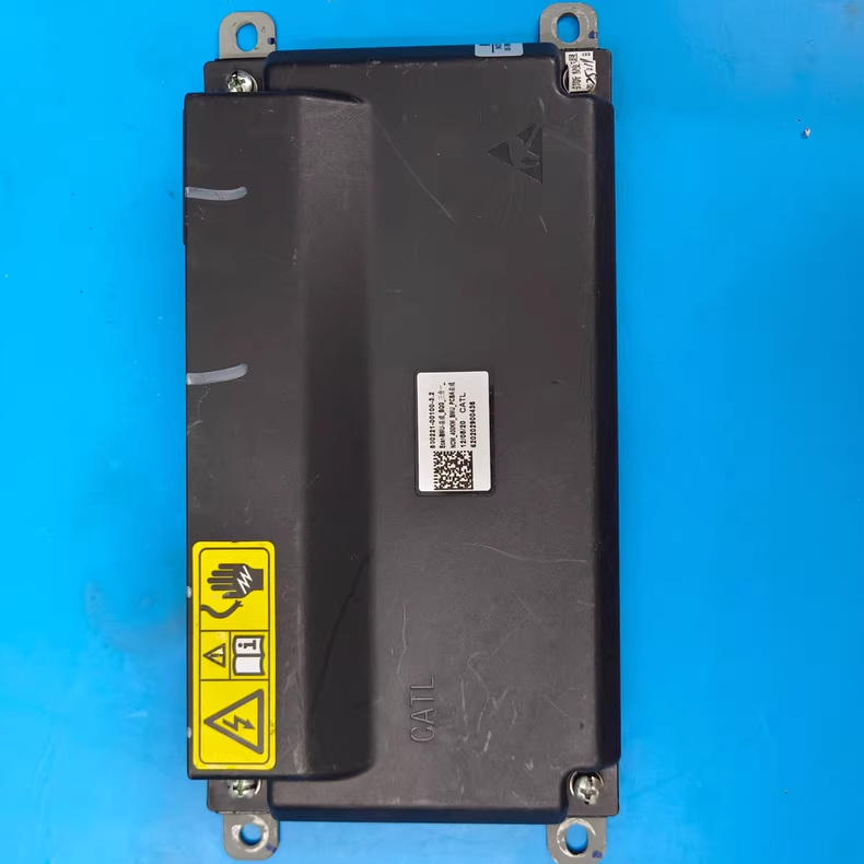 宁德时代CATL电池管理系统BMS，型号800221-00100-3.2