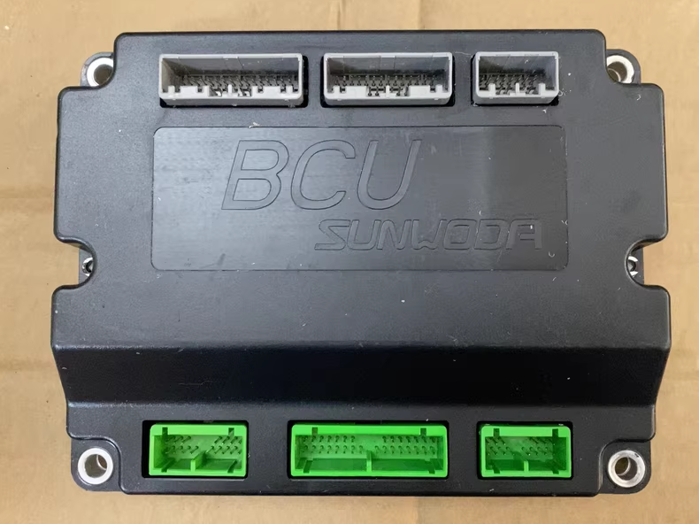 拆机小鹏G3电池管理系统BCU主板，型号BCU SUNWODA，
