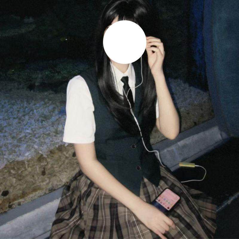 绿色马甲外套原创新款修身设计感马夹