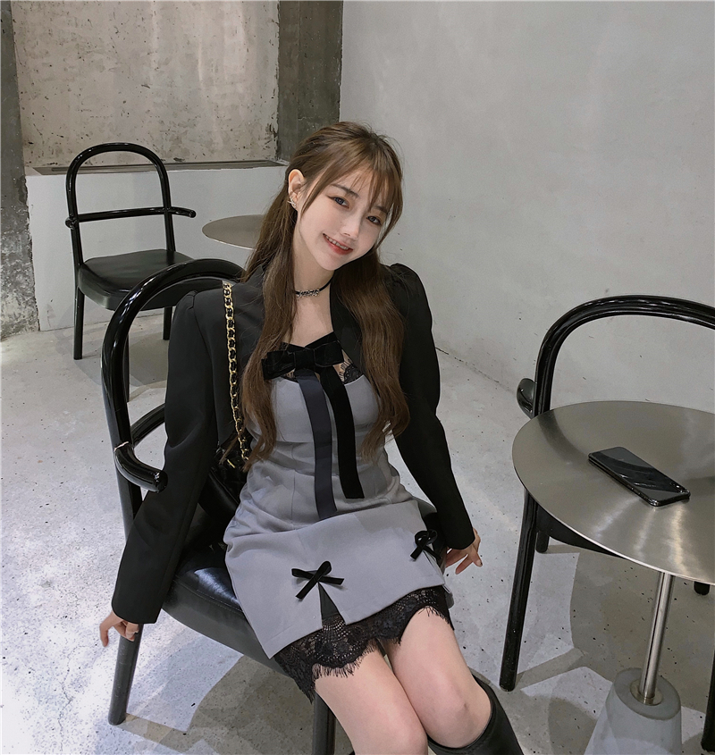 Real price eyelash lace stitching bowknot suspender hip skirt + short coat