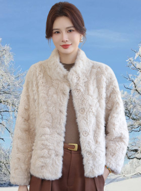 小个子妈妈秋冬装皮毛一体外套女2025新款羊羔绒加厚毛毛上衣短款