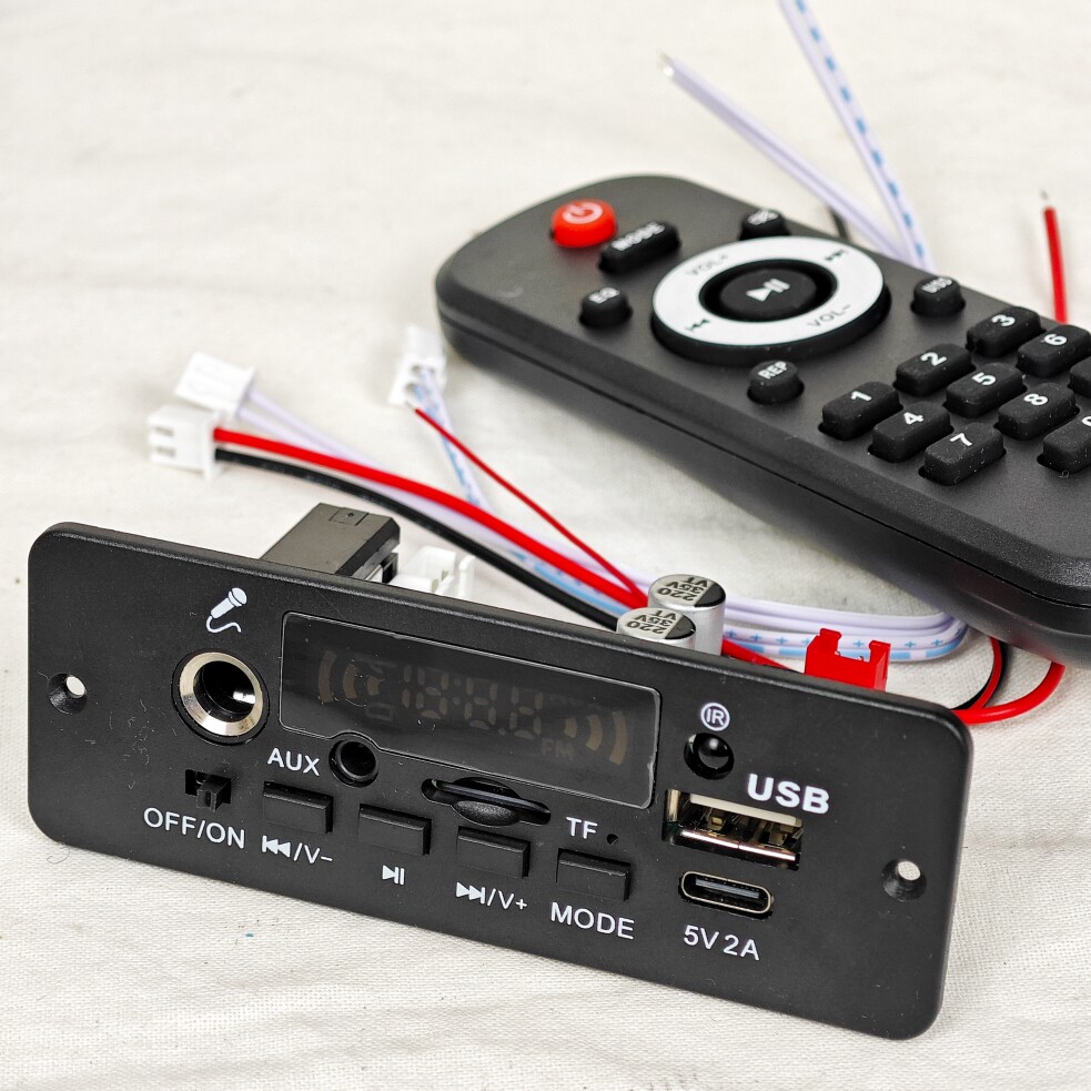 车载家用蓝牙功放板40瓦mp3无损音频解码器麦克风功能u盘音响模块