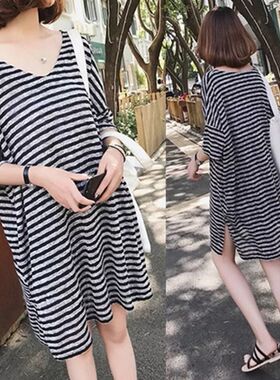 胖mm2-300斤t恤洋气大码女装胖妹妹夏装V领宽松遮肚连衣裙减龄潮