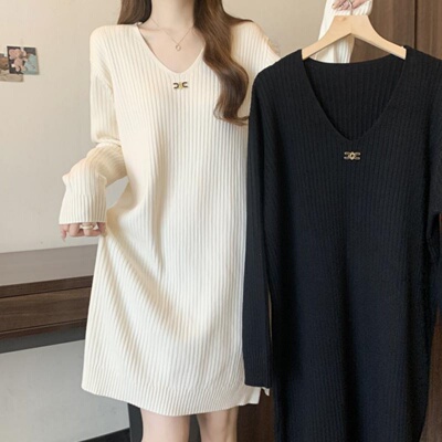 胖MM秋冬高级感纯色V领连衣裙