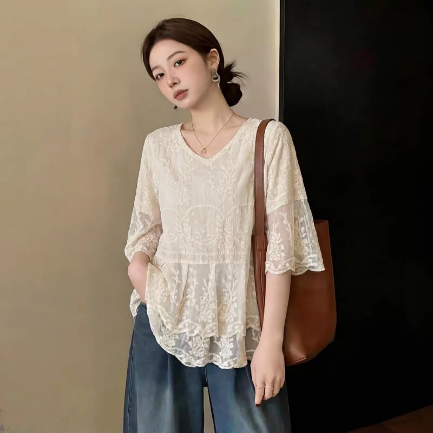 200斤大码女装胖MM花边拼接钩花蕾丝衫V领宽松遮肚七分袖罩衫上衣