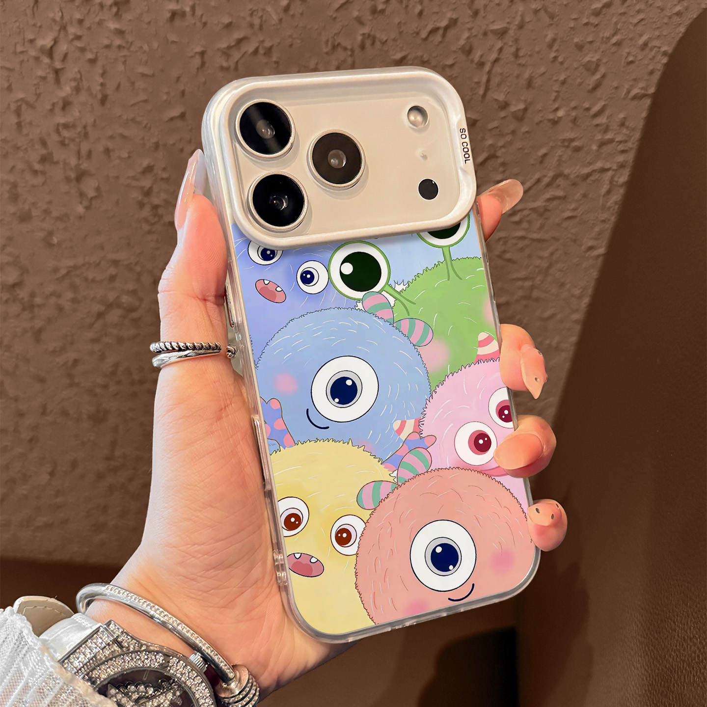 适用苹果17毛团小怪兽彩银壳