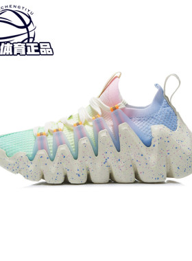 李宁女子运动跑步鞋时装周