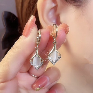 天使之泪耳环高级感精致百搭猫眼石耳扣2022年新款潮小众设计