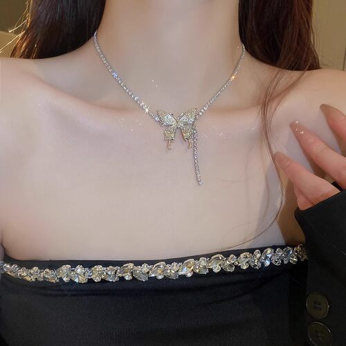 闪钻蝴蝶项链女高级感锁骨链