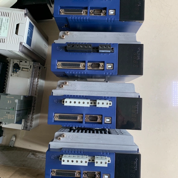 威科达VECT0R伺服驱动器2.2kw两台（单价400元）型