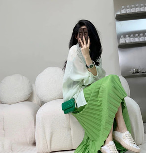 品牌折扣店商场专柜外贸气质时髦显白草绿色半身裙女百褶百搭裙