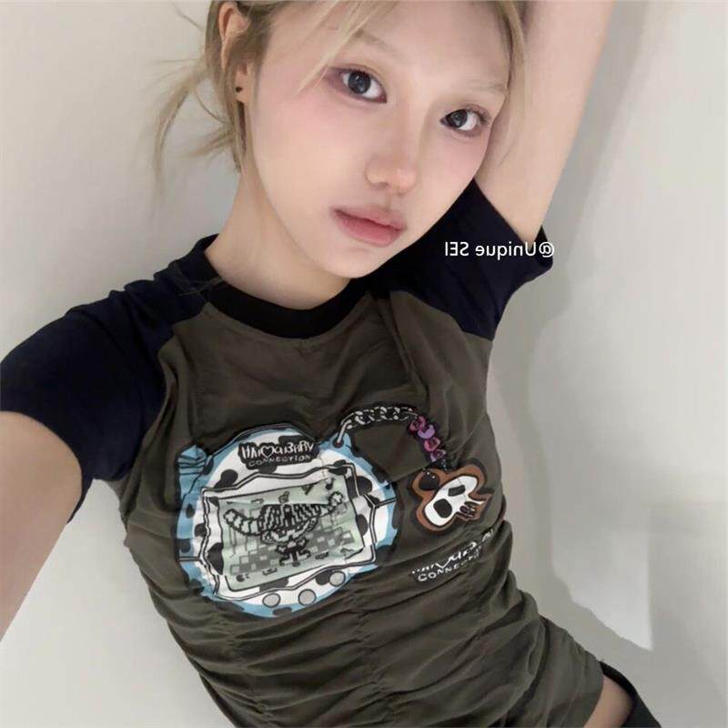 2026夏季新款小众图案褶皱弹力插肩短袖百搭时尚短款上衣T恤女