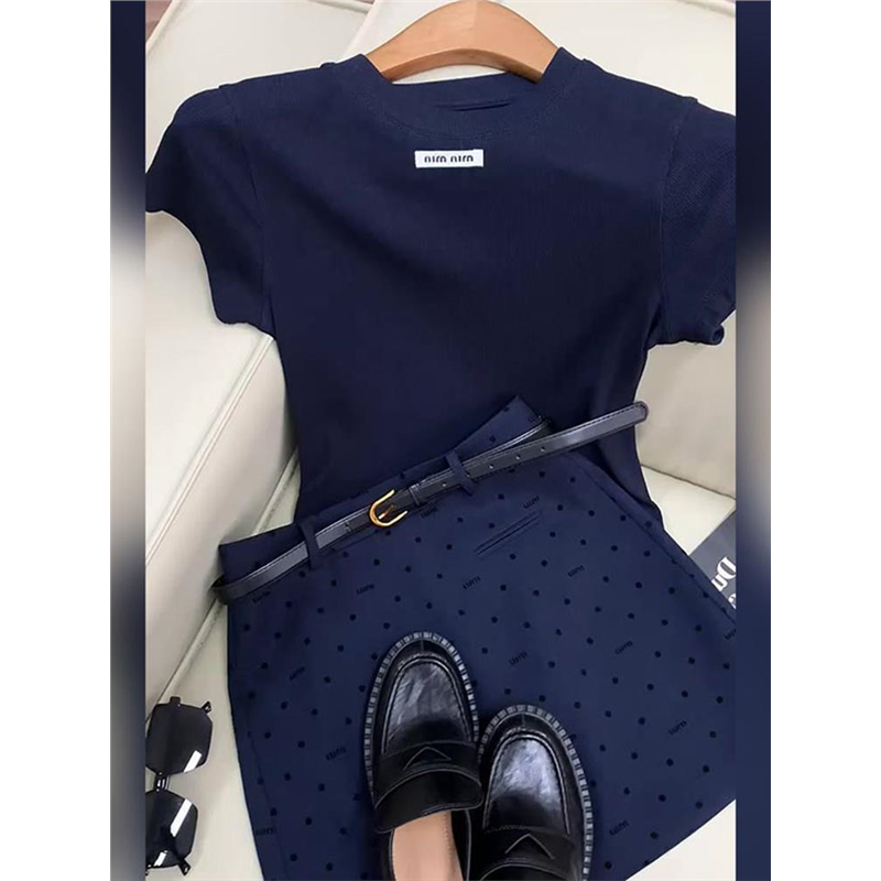 被惊艳到了！2025夏季新款气质圆领短袖T恤+波点半身裙两件套女,女装/女士精品,时尚套装,淘宝优惠券,粉丝福利购,淘宝优惠卷