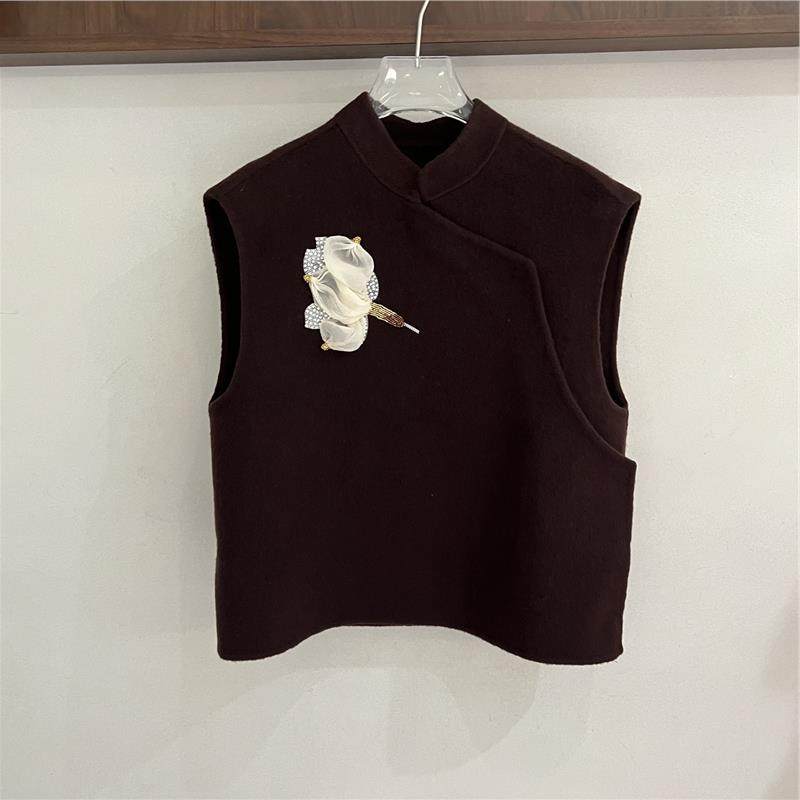欧洲站2025秋季新品时尚立领新中式刺绣花朵无袖绵羊毛马甲上衣潮,女装/女士精品,马夹,淘宝优惠券,粉丝福利购,淘宝优惠卷