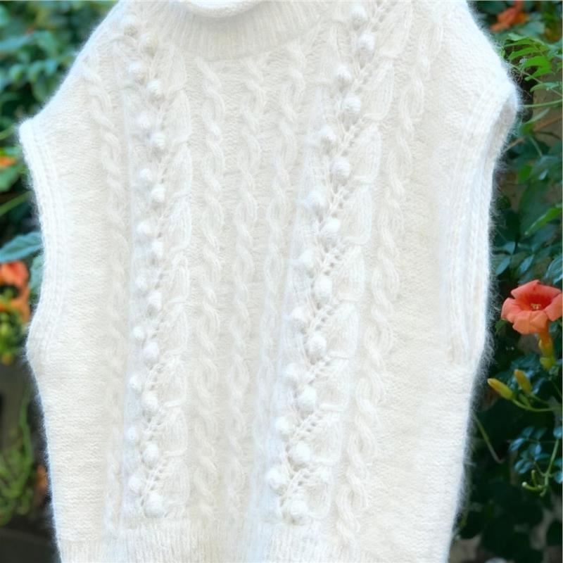 巨好看的韩系早秋季氛围感穿搭上衣奶白色重工背心针织毛衣外套女