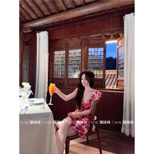 胭脂玫瑰弹力缎斜裁镜像双面印花连衣裙