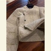 2025初冬时尚 洋气软糯慵懒毛衣独特漂亮巨好看卡其色斜襟针织衫 女