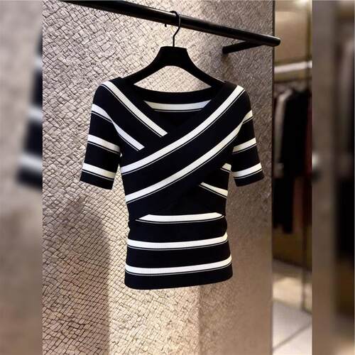 独特漂亮超好看上衣女2026年春夏新款法式设计感小众时尚气质女装