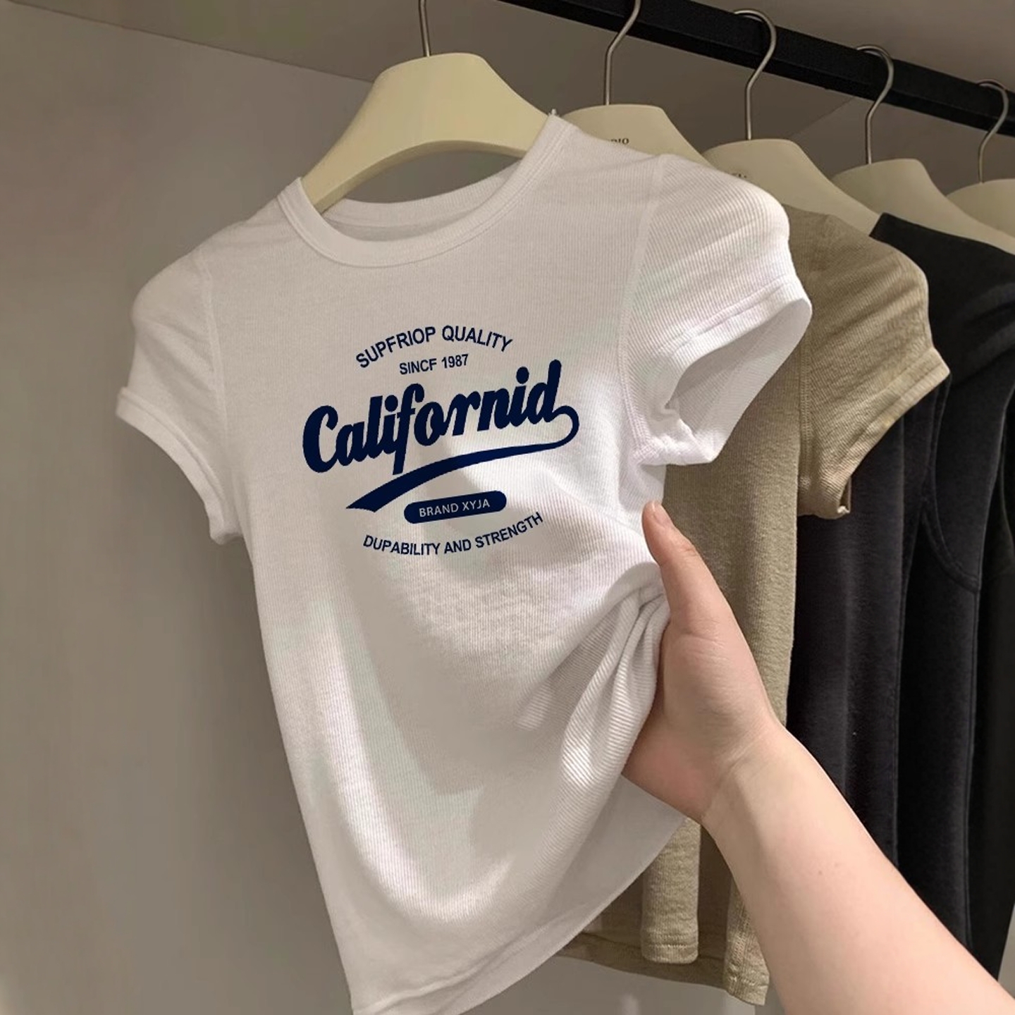 怒推！外贸单品质，夏季短袖T恤女别致独特字母印领修身正肩上衣