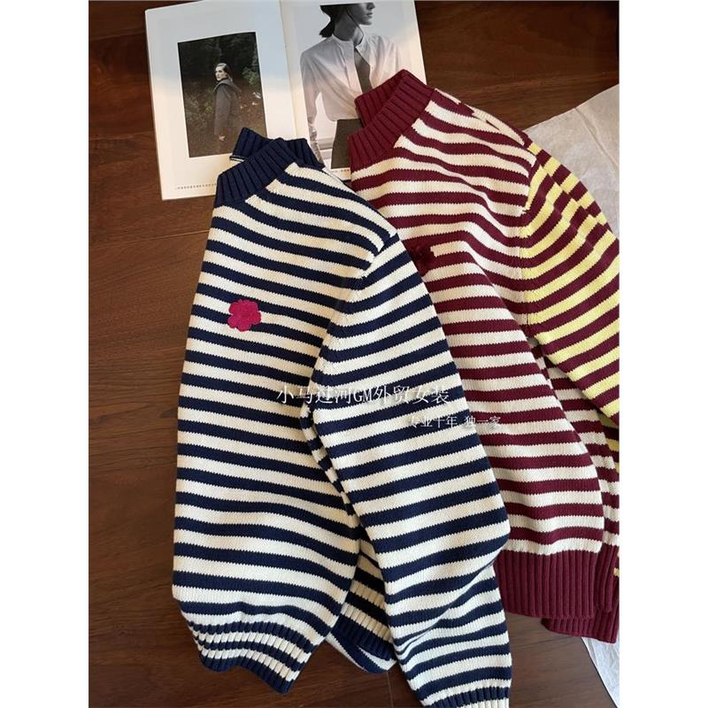 巨巨巨！！！尽显品质~M*K海棠花刺绣撞色条纹套头针织衫女秋