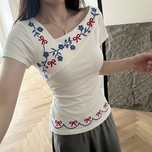 国潮牌复古花朵刺绣斜肩短袖 美式 白色修身 收腰小众上衣 t恤女夏季