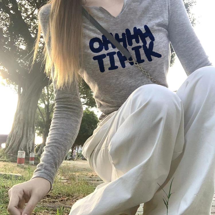 超火v领修身t恤女生秋冬潮牌chic灰色美式字母印花螺纹内搭打底衫