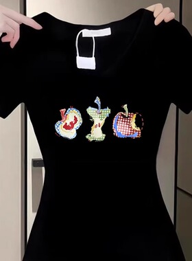 美式黑色棉v领短袖t恤女夏季2026新款修身超好看上衣服设计感小众