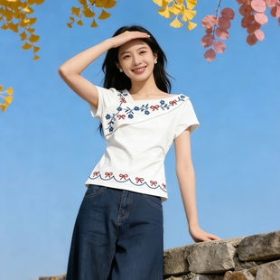 美式复古斜肩刺绣短袖t恤女2026夏季小众设计感修身收腰显瘦上衣