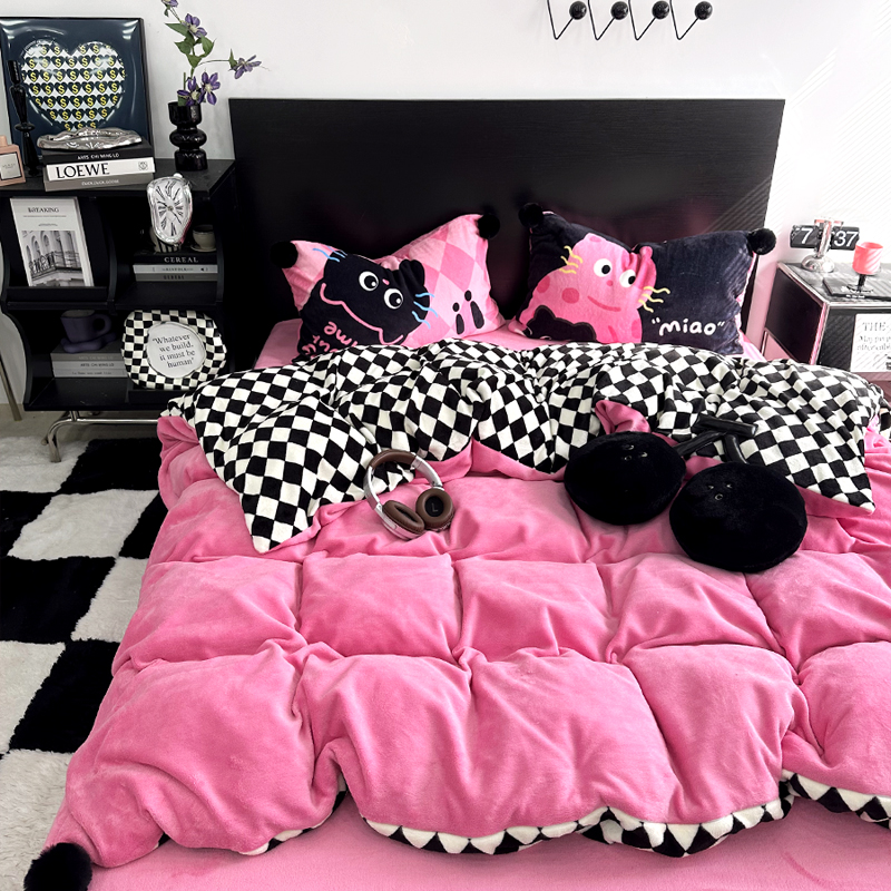 可爱卡通冬季加厚牛奶绒四件套