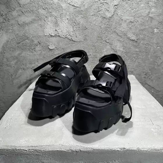 Japanese-Style Dark Summer Platform Sandals with Ultra-Thick Soles, Height-Increasing Retro Roman Sandals, Octopus Sole Unisex Platform Beach Shoes