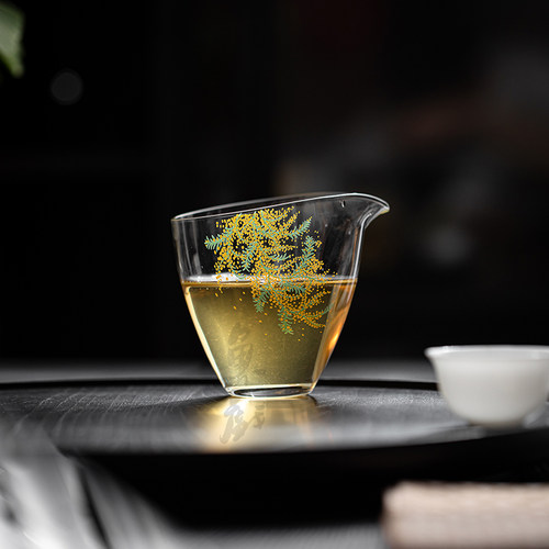 鱼戏手工贴花耐热玻璃加厚公道杯