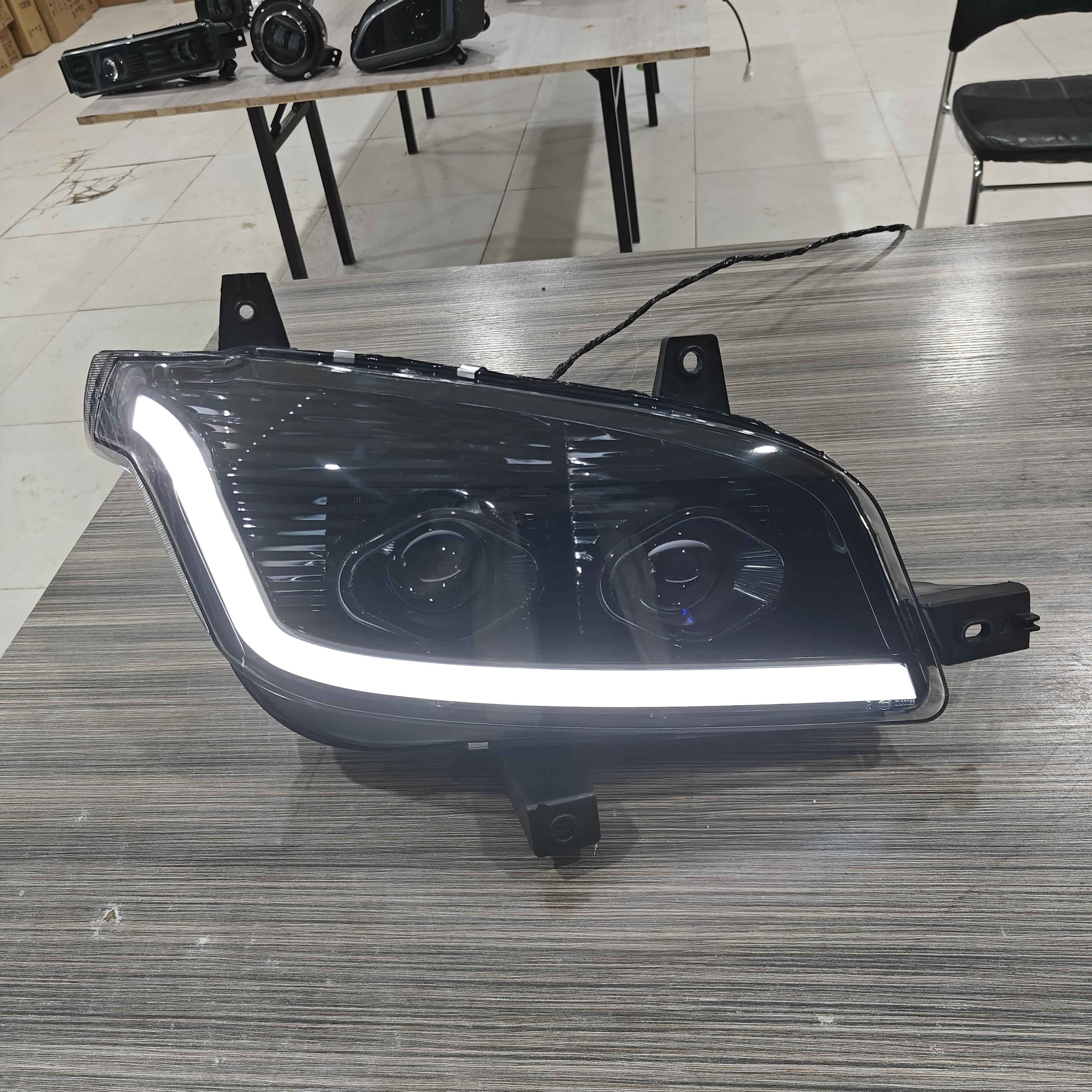适用于北奔V3ET大灯总成LED改装双透镜 日行灯 带流水转向灯