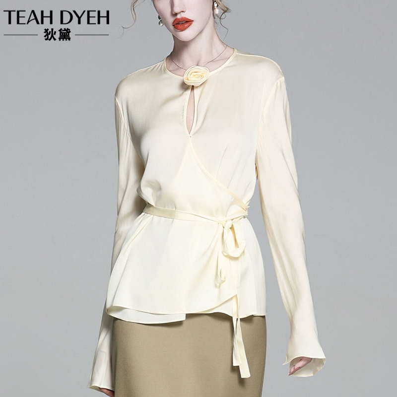 立体花朵系带收腰长袖真丝衬衫女