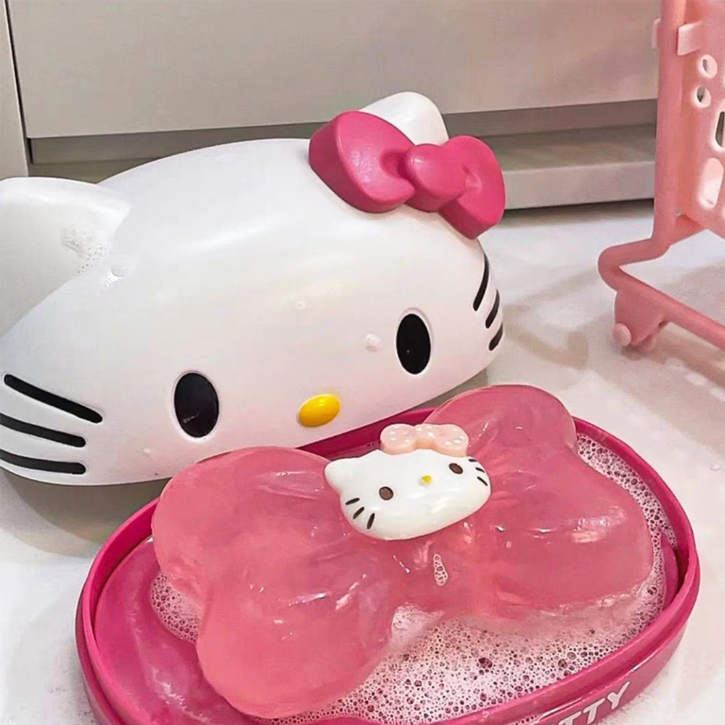 哈喽kitty香皂盒肥皂盒学生卫生间宿舍香皂沥水盒带盖沥水架家用